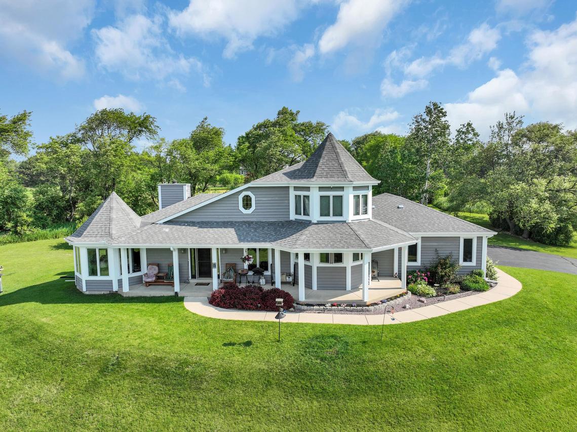 W2596 Gavers Ct, Troy, WI 53120