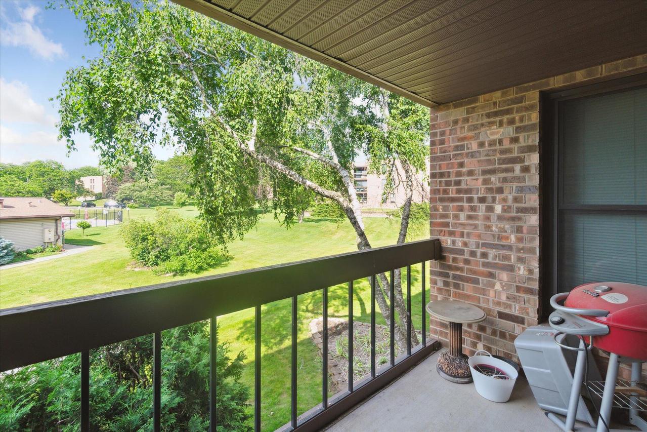 9002 W Lisbon Ave #210, Milwaukee, WI 53222