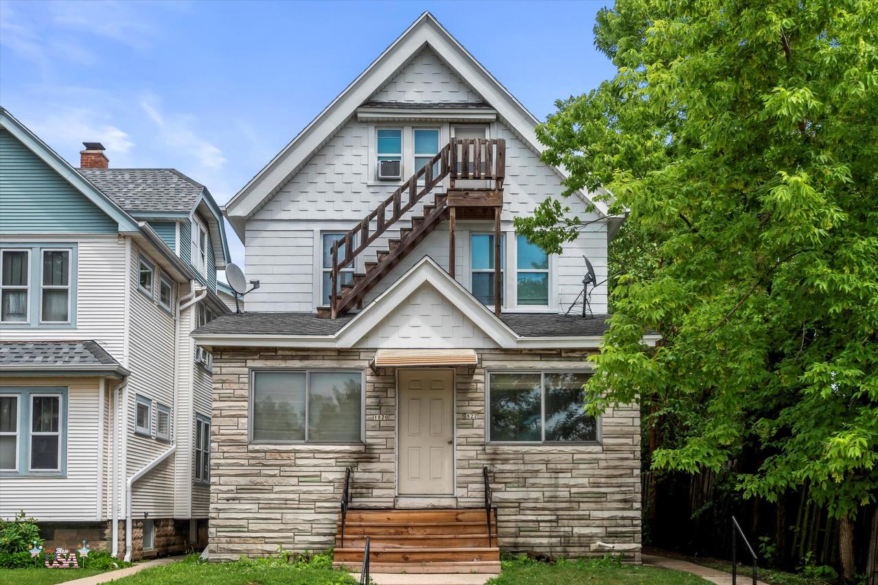 1820 S 59th St #1822, West Allis, WI 53214
