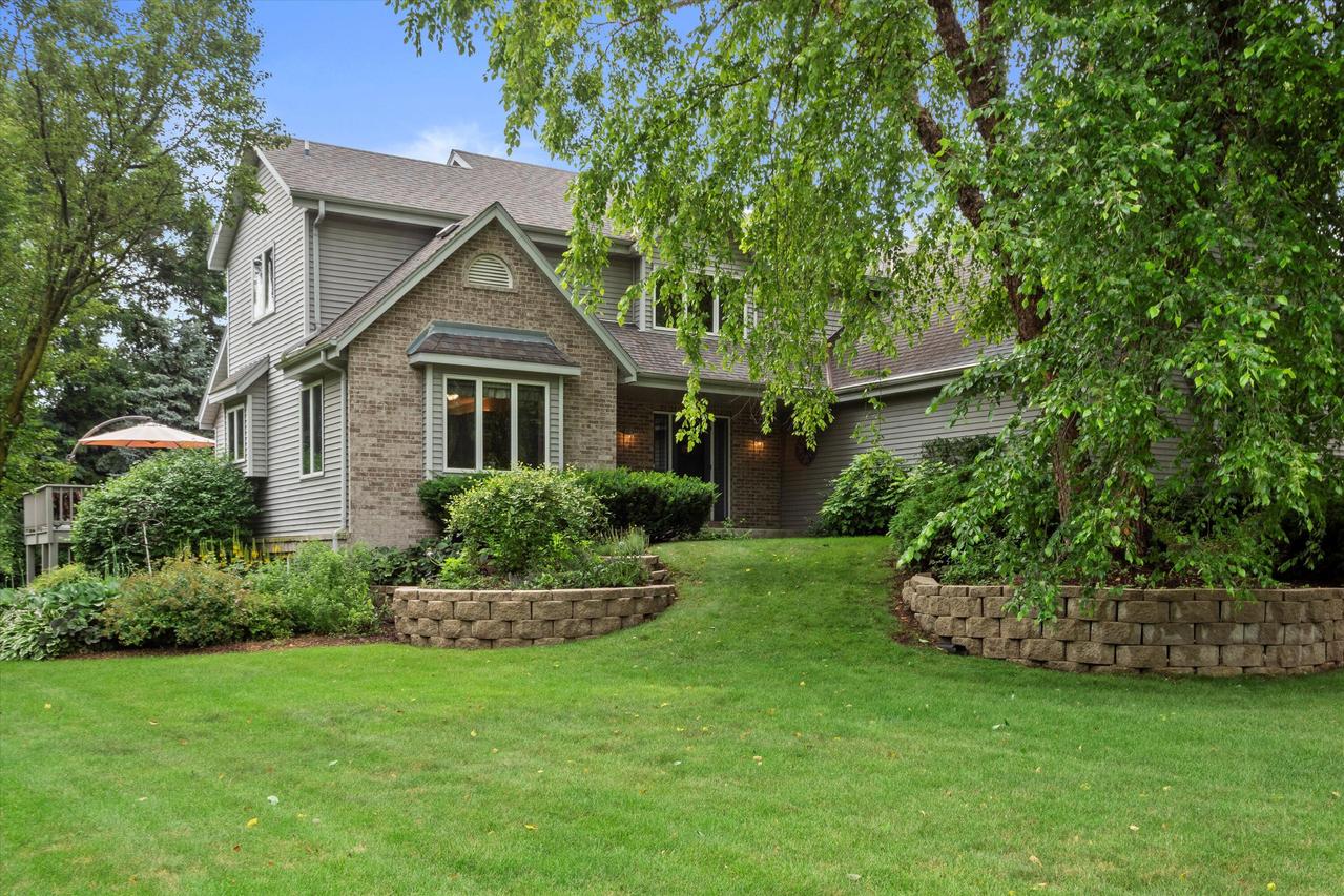 W274N486 Hilltop Dr, Pewaukee, WI 53188