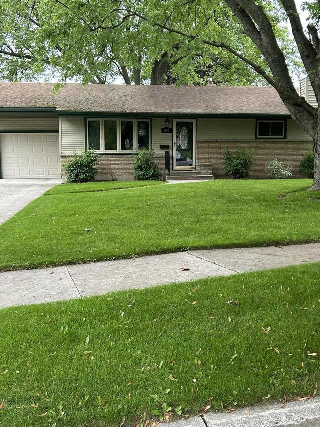 863 Shorewood Blvd, Manitowoc, WI 54220