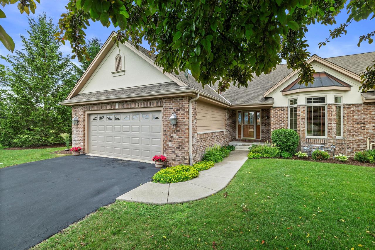 314 Eagles Cove #4-1, North Prairie, WI 53153