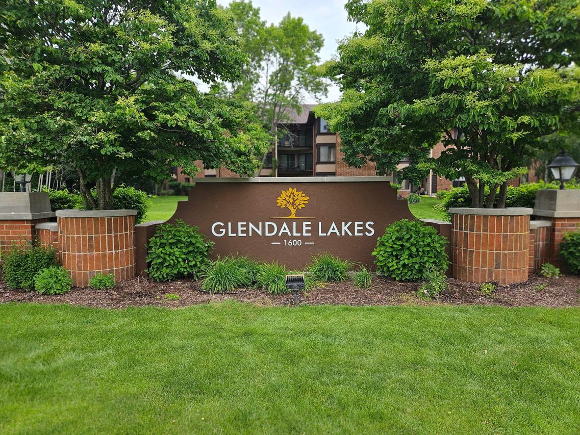 1600 W Green Tree Rd #A 322, Glendale, WI 53209