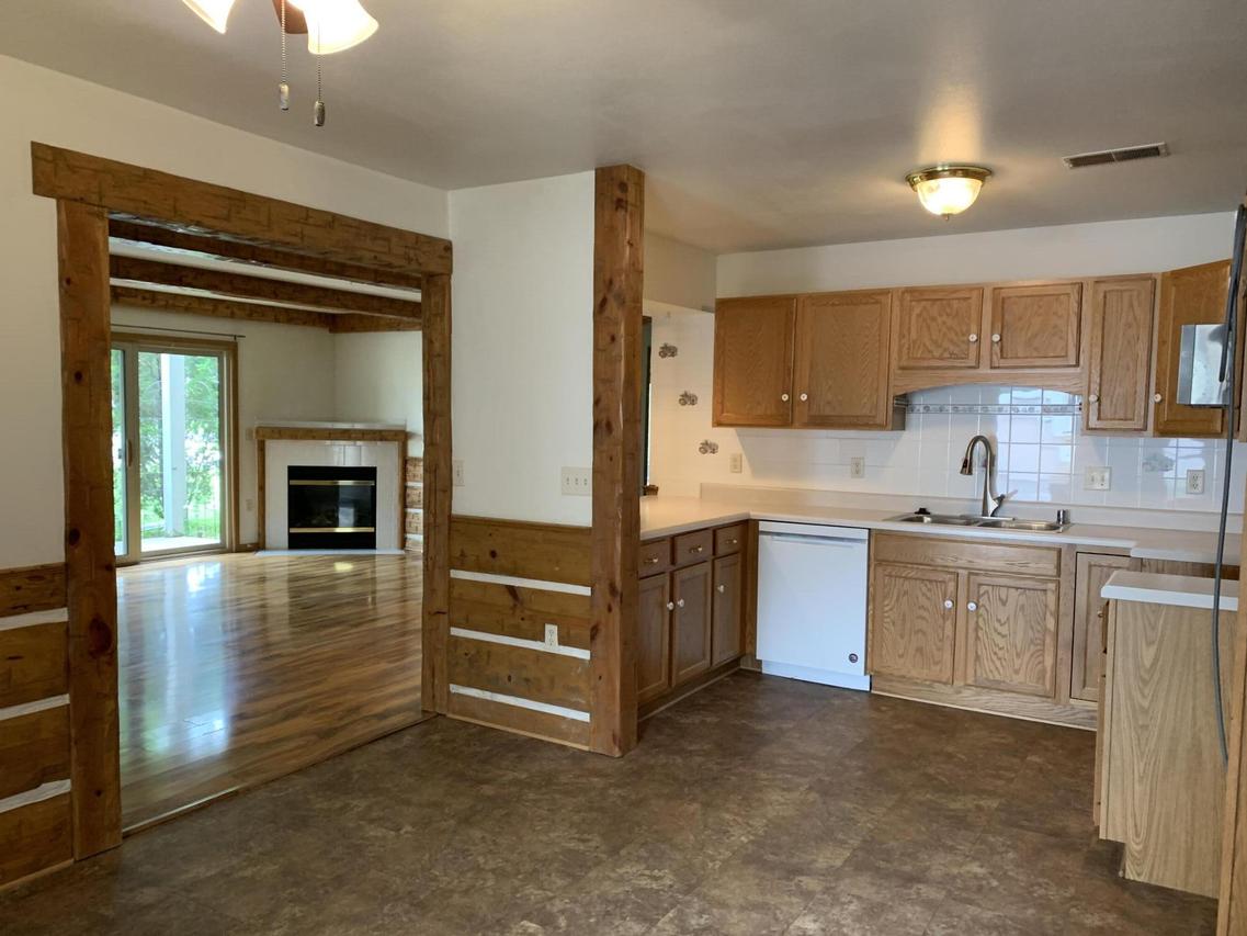 976 Roseland Dr #2, Kewaskum, WI 53040