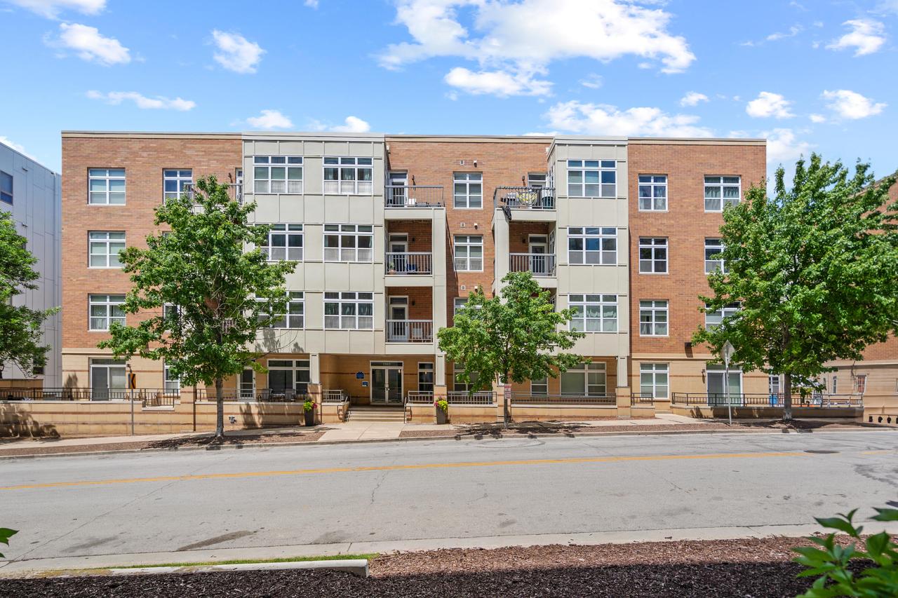 1905 N Water St #401, Milwaukee, WI 53202