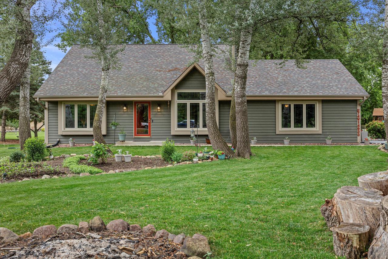 S74W14933 Woods Rd, Muskego, WI 53150