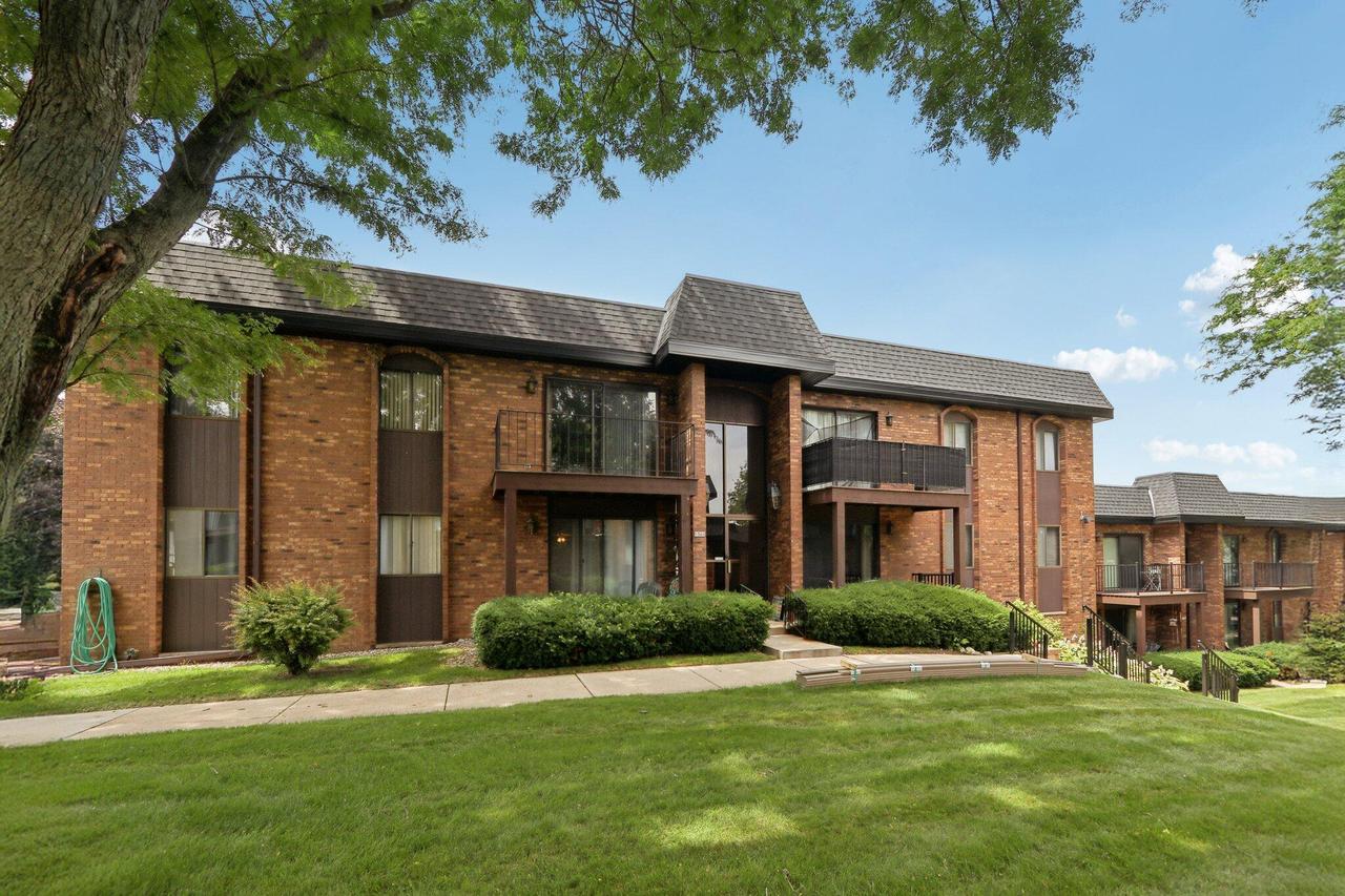 9360 W Forest Home Ave #3, Greenfield, WI 53228