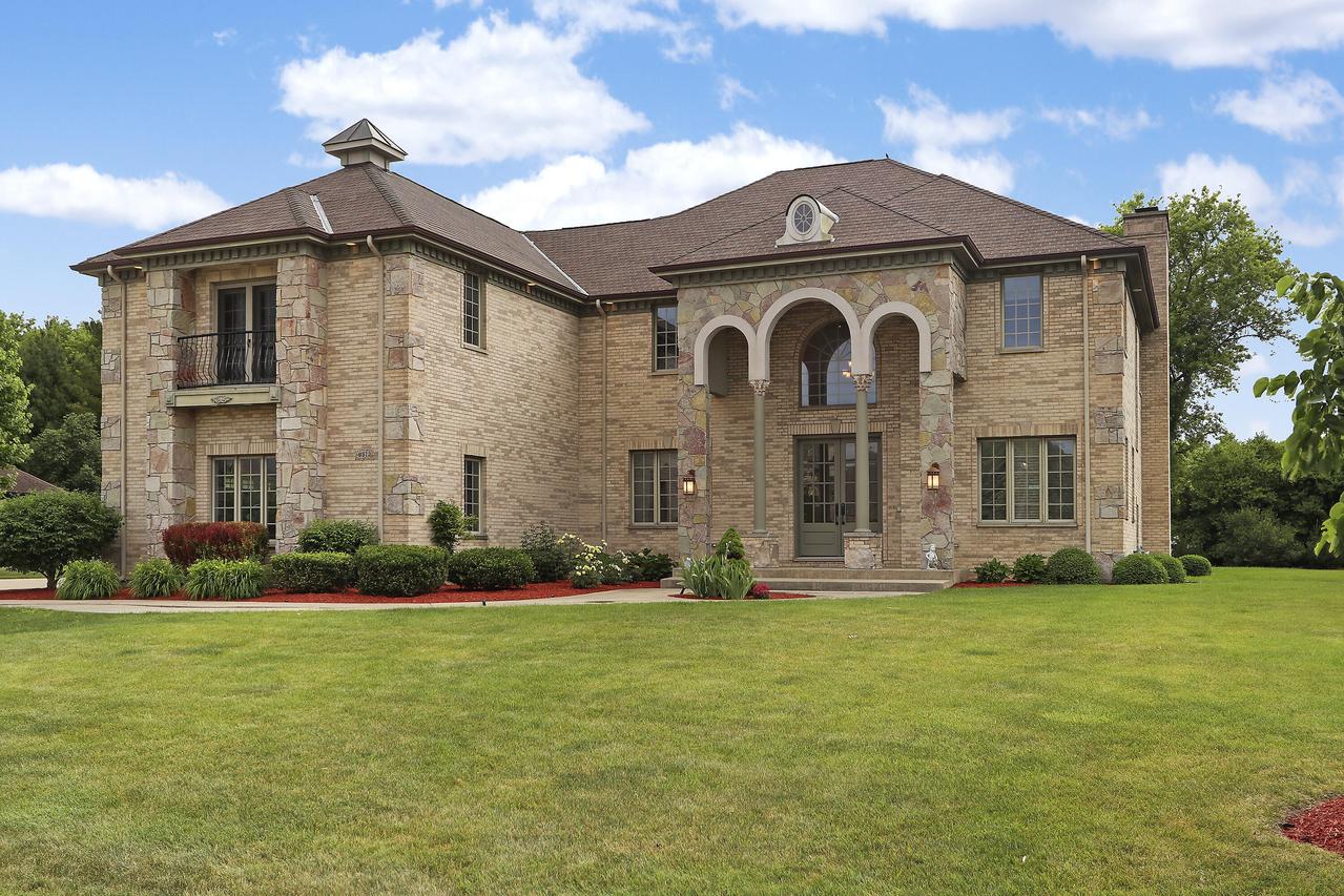 9512 43rd Ave, Pleasant Prairie, WI 53158