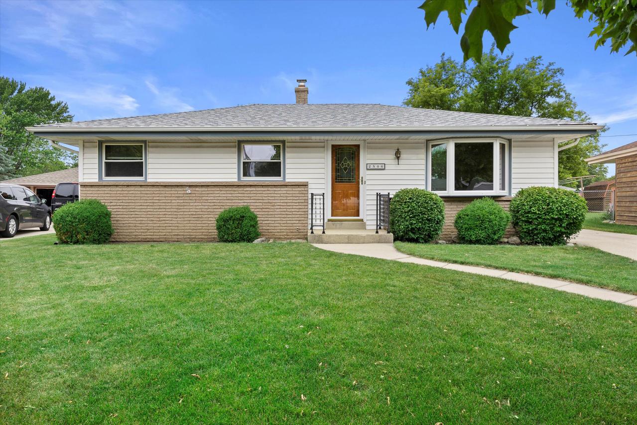 2506 E Birchwood Ave, Cudahy, WI 53110