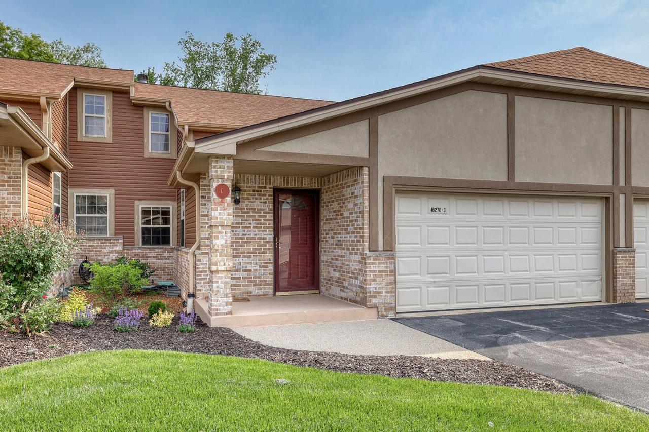 N113W16270 Sylvan Cir #15, Germantown, WI 53022