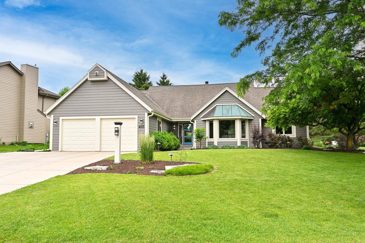 4015 S Wilshire Dr, New Berlin, WI 53151