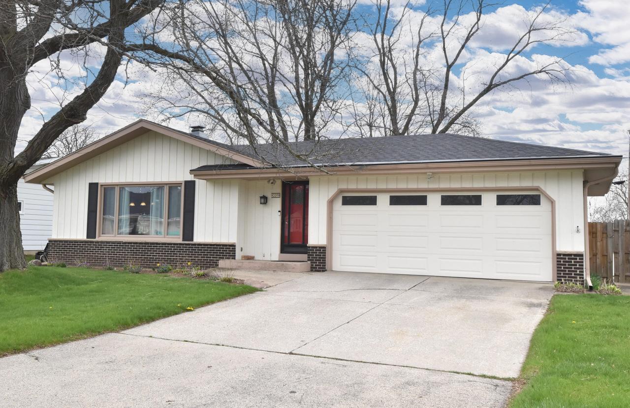 209 Perry Ave, Racine, WI 53406