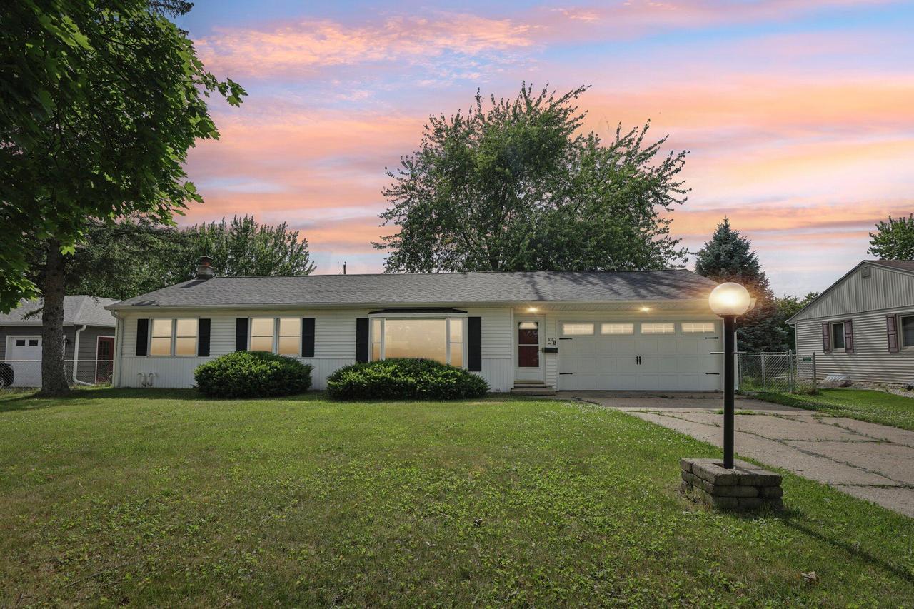 535 N Arch St, Janesville, WI 53548