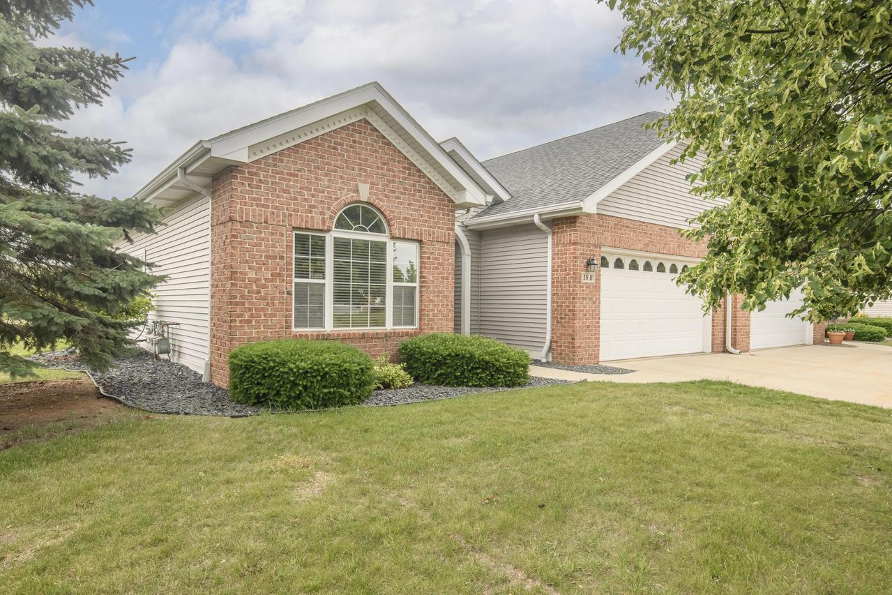 9000 226th Ct #18B, Salem Lakes, WI 53168
