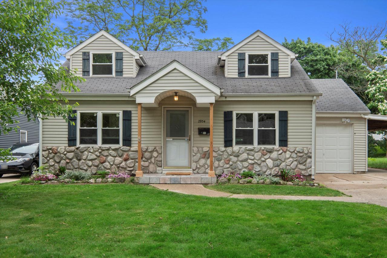 2934 S 53rd St, Milwaukee, WI 53219