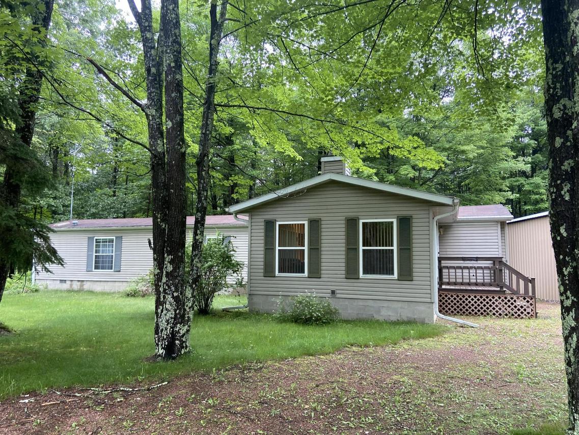 W13924 W Lewis Ln, Silver Cliff, WI 54104