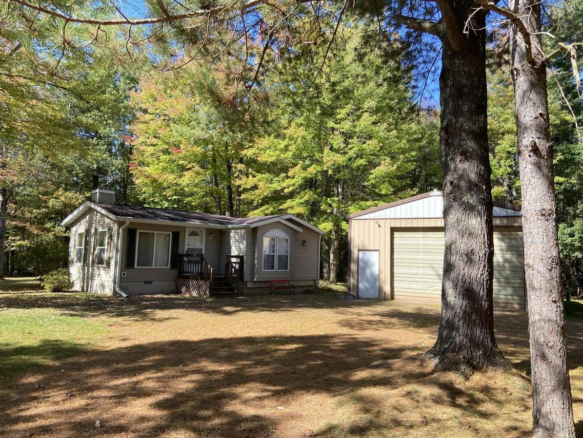W13924 W Lewis Ln, Silver Cliff, WI 54104