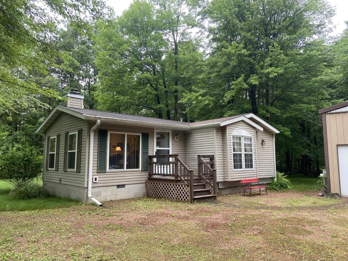 W13924 W Lewis Ln, Silver Cliff, WI 54104