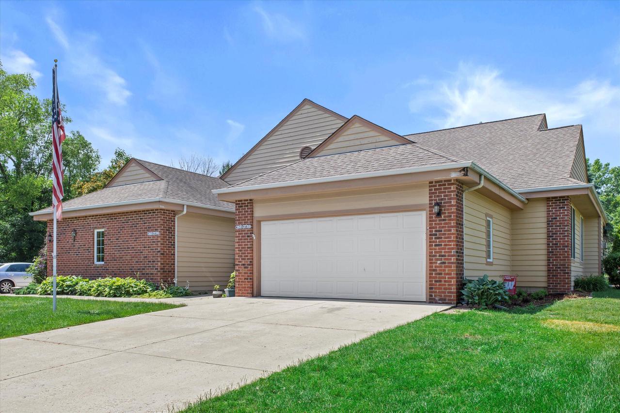 W159N4837 Graysland Dr, Menomonee Falls, WI 53051