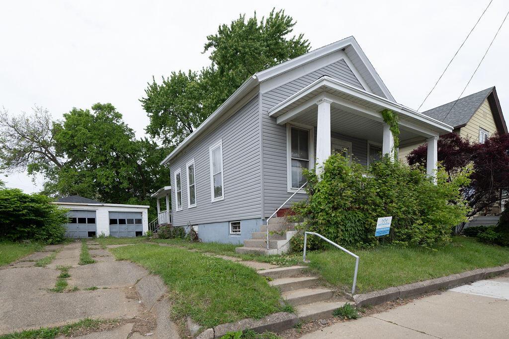 930 Marquette St, Racine, WI 53404