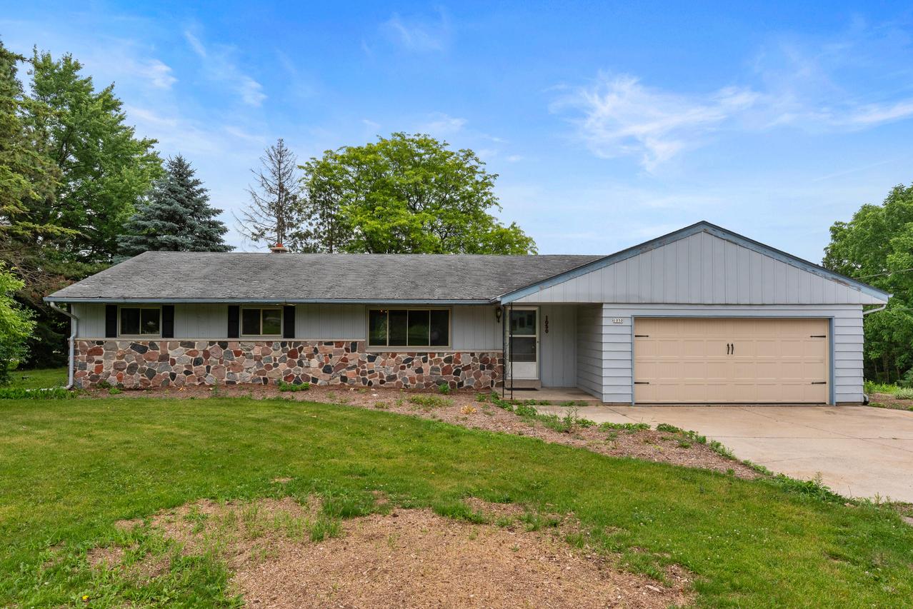 1050 Scenic Rd, Richfield, WI 53033