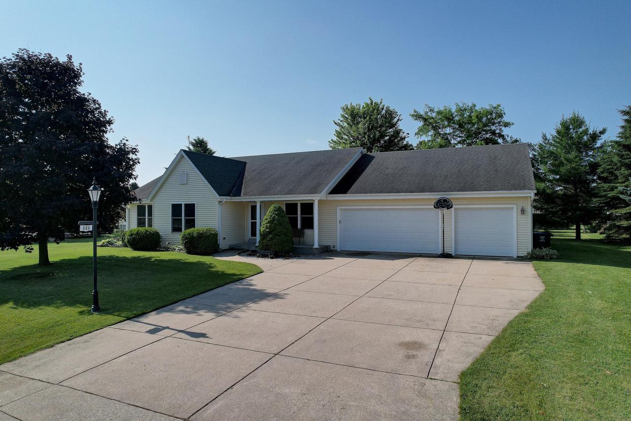 404 Pleasant St, Eagle, WI 53119