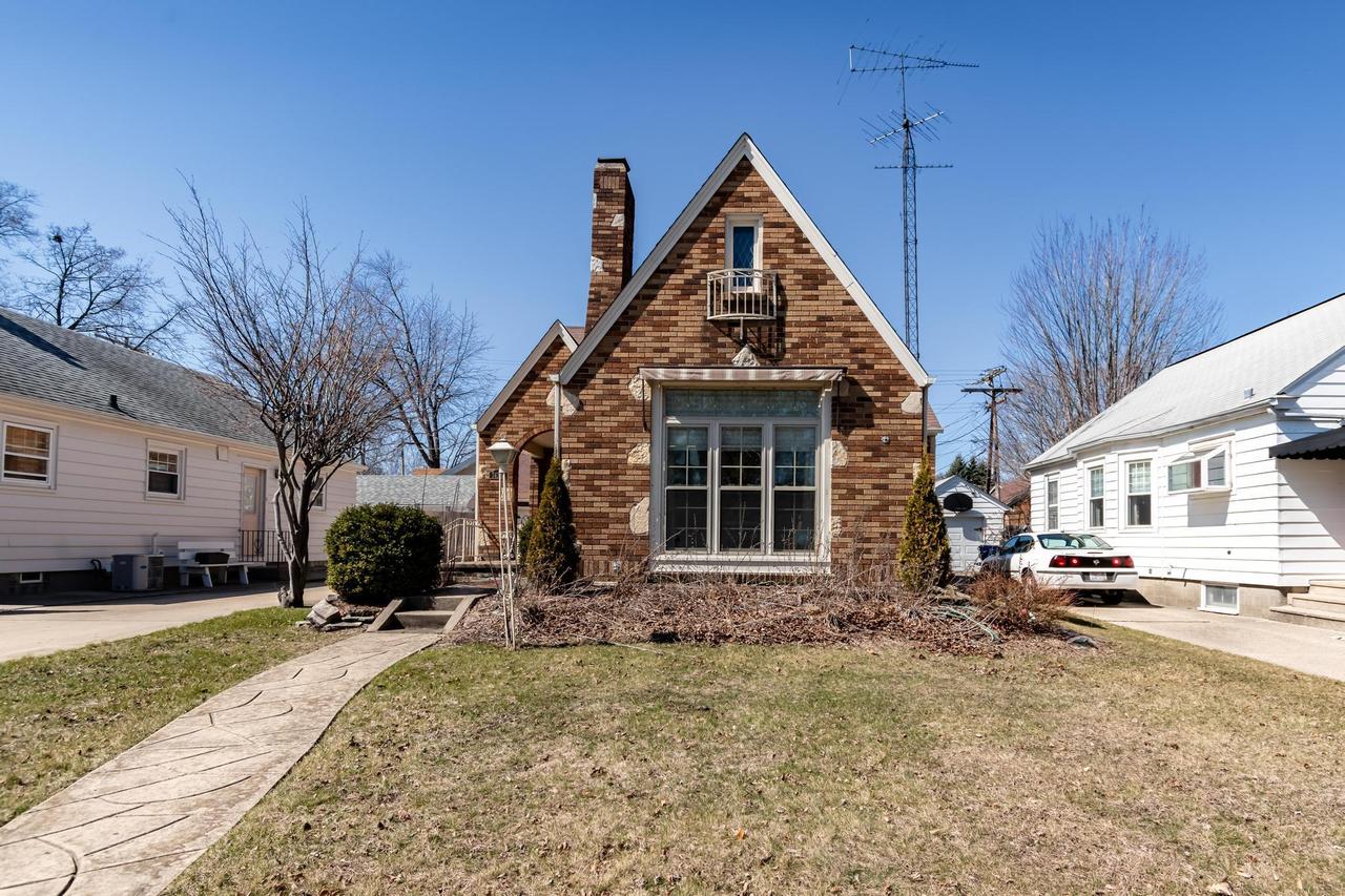 7414 5th Ave, Kenosha, WI 53143