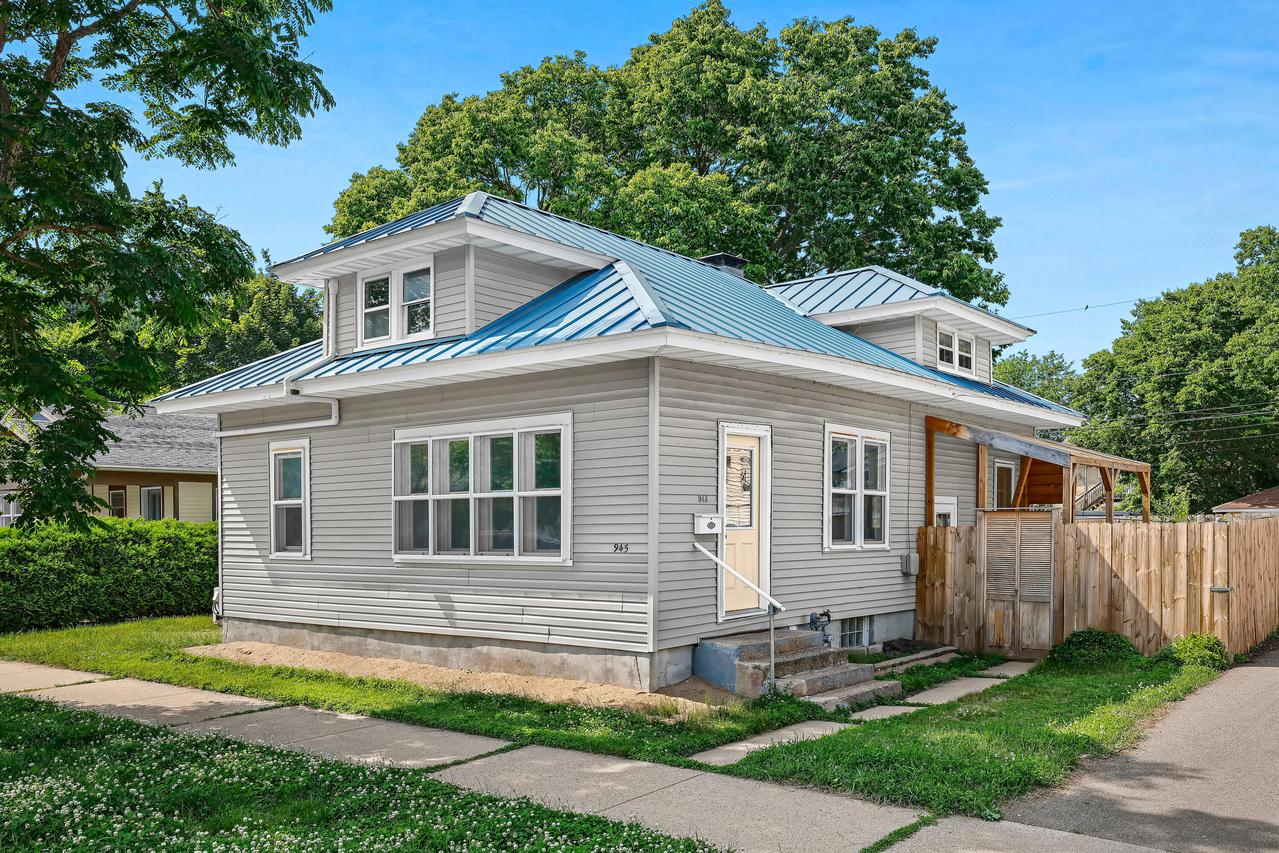 945 Tyler St, La Crosse, WI 54601
