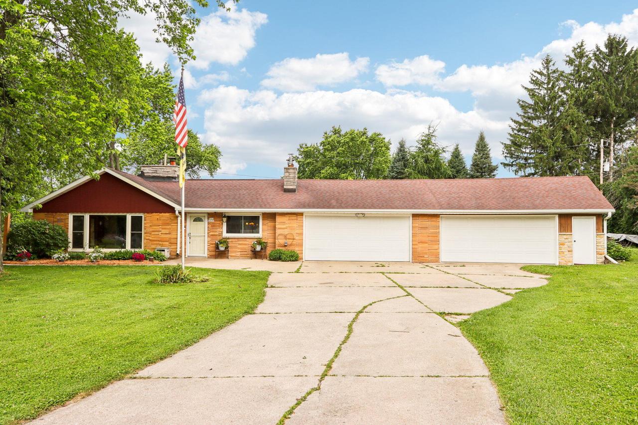 W262S3159 View Dr, Waukesha, WI 53189