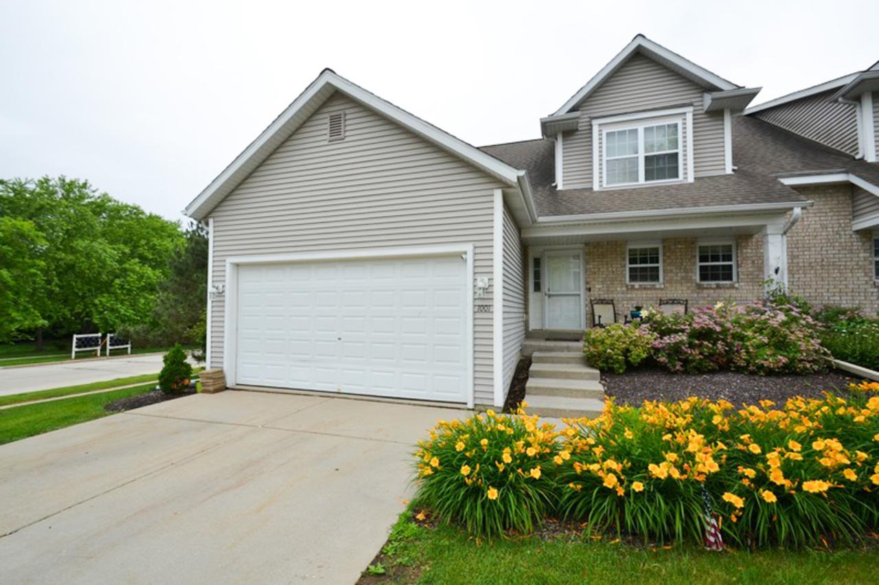 1001 River Pl., Waukesha, WI 53189