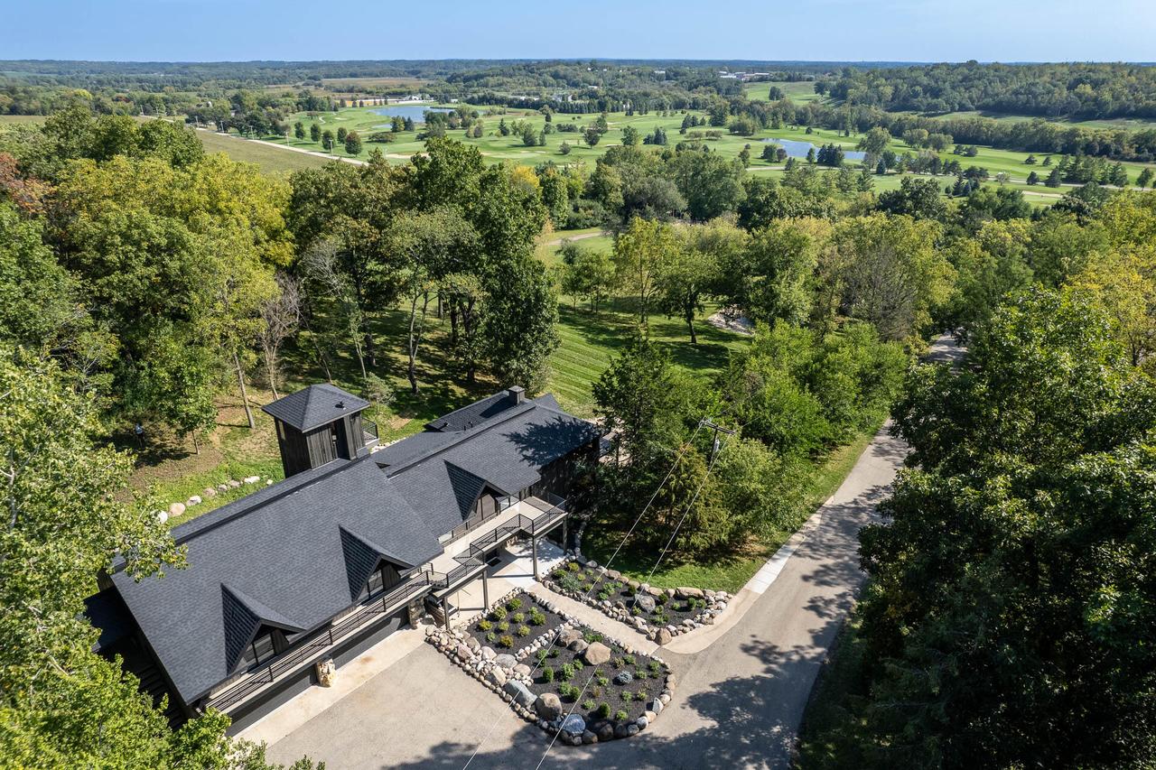 W2530 Krueger Rd, Geneva, WI 53147
