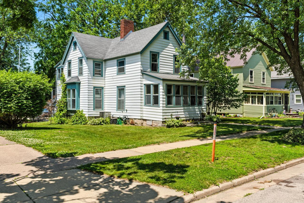 412 N Spring St, Sparta, WI 54656