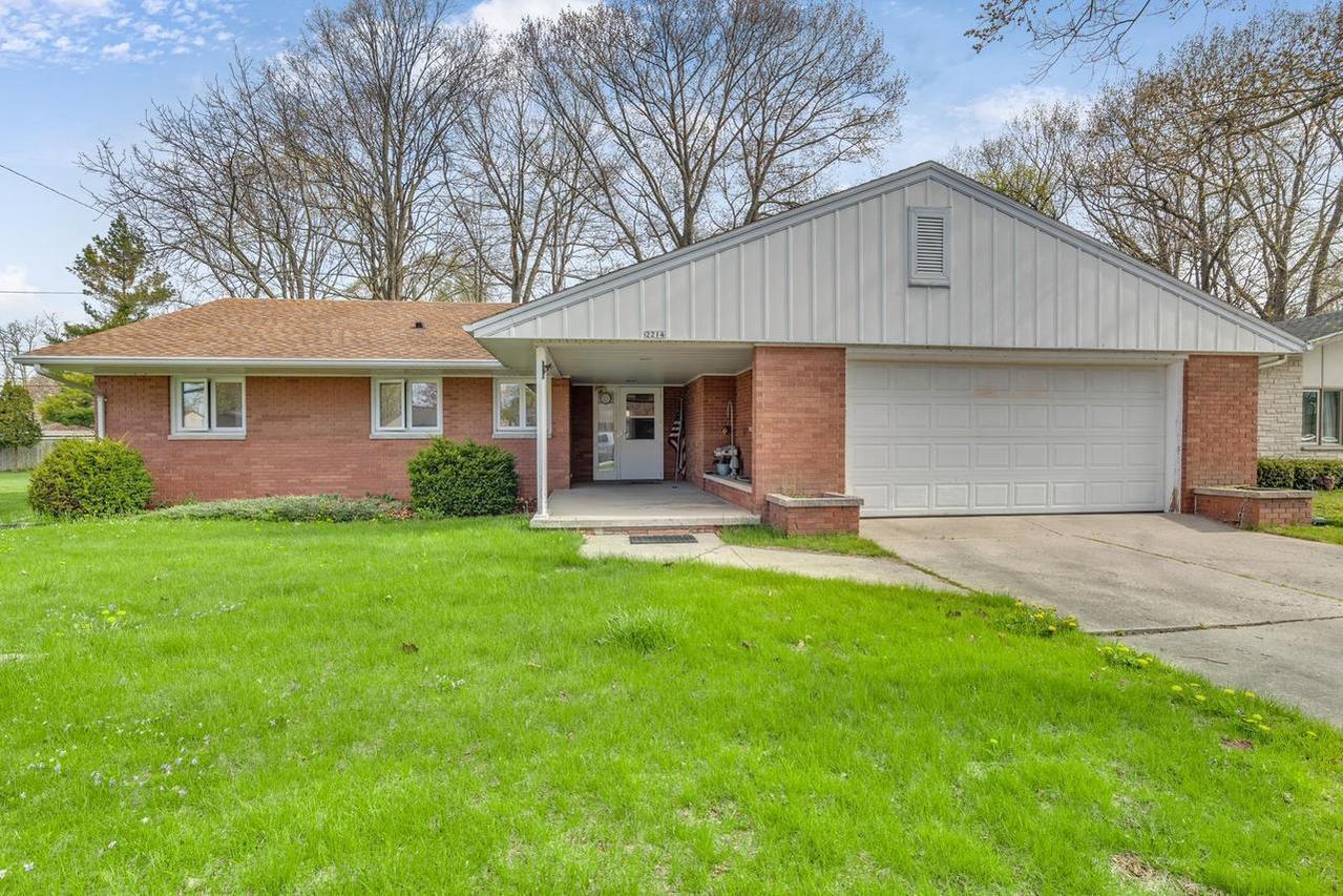 2214 Markham St, Manitowoc, WI 54220