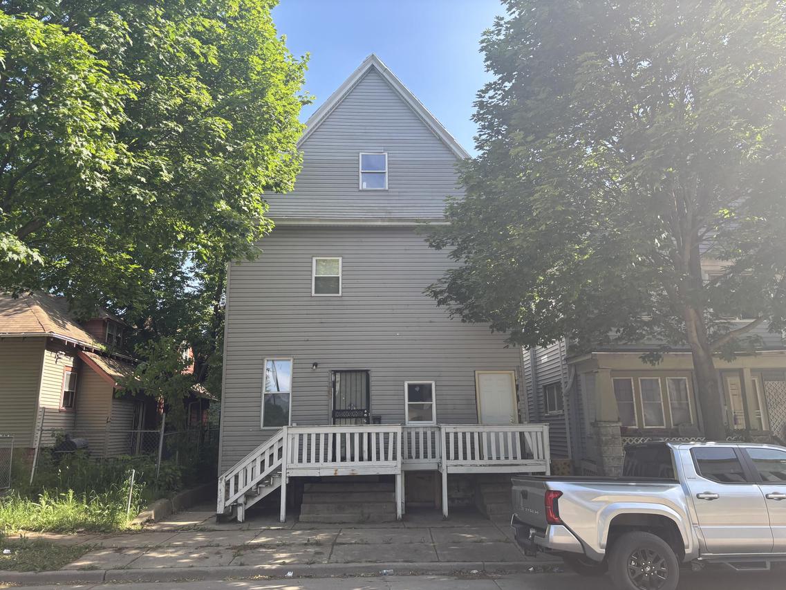 2809 W Clarke St #2811, Milwaukee, WI 53210