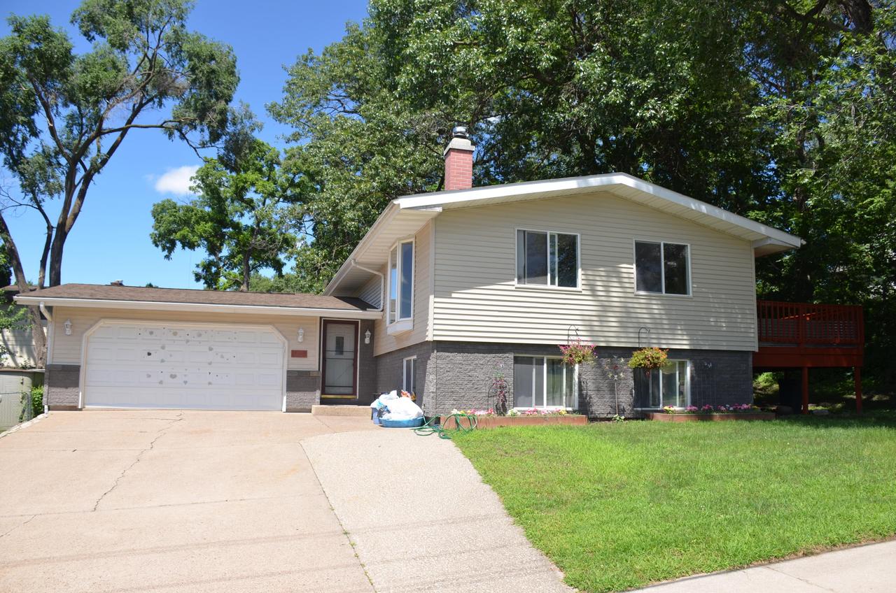 1217 Wilson St, Onalaska, WI 54650