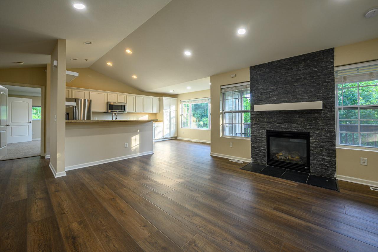 9163 W Elm Ct #C, Franklin, WI 53132