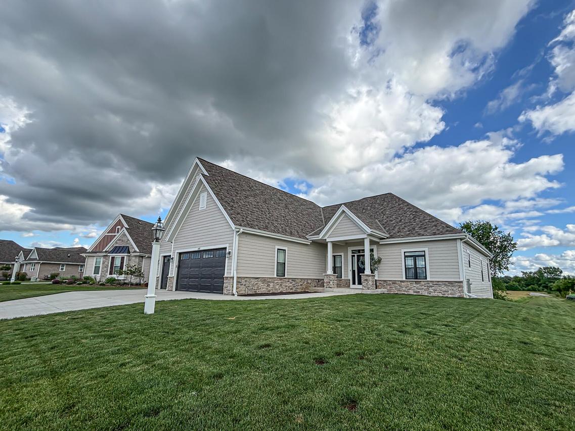 1601 Sauk Trl, Waukesha, WI 53189