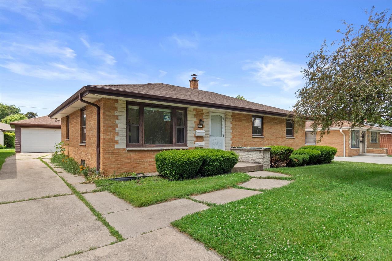 4835 N 89th St, Milwaukee, WI 53225