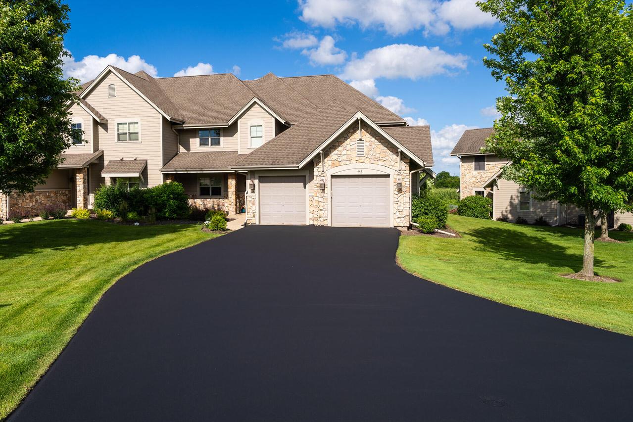 642 Eagleton Dr #55-28, Geneva, WI 53147