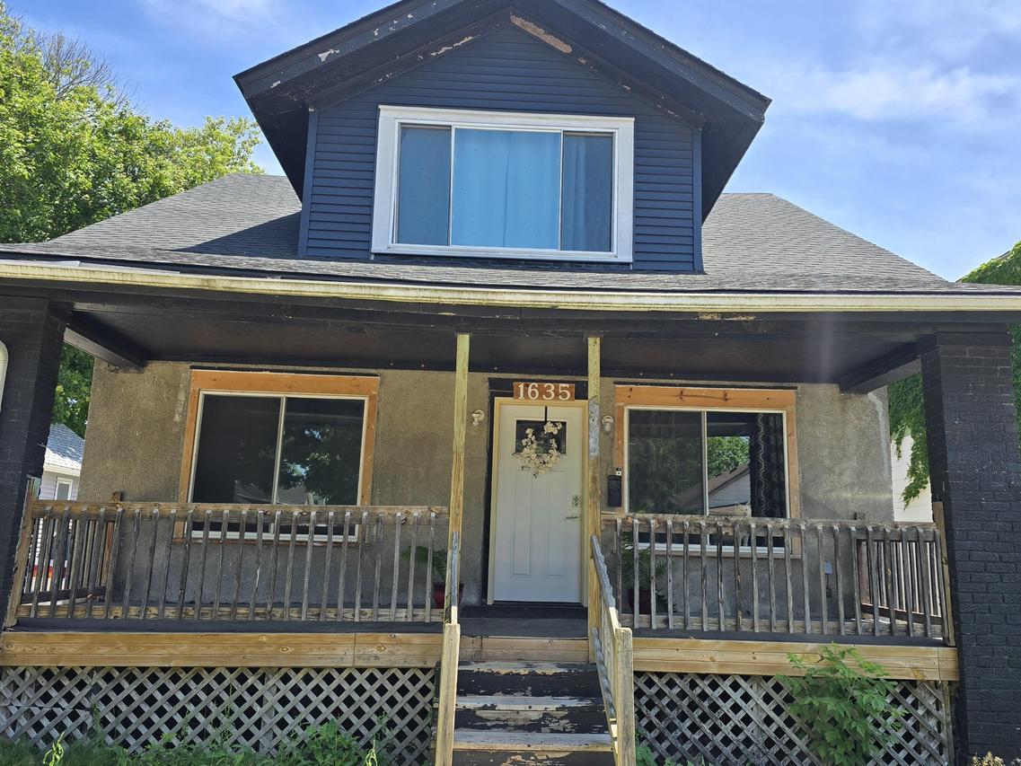 1635 Grand Ave, Racine, WI 53403