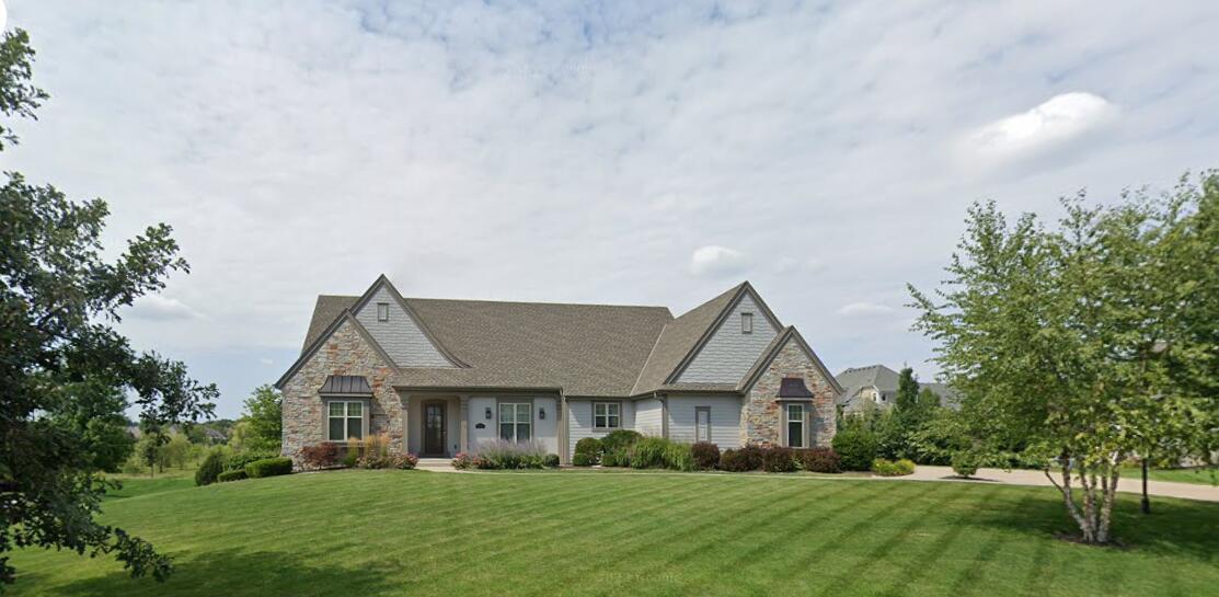 11511 N Oakview Ct, Mequon, WI 53092