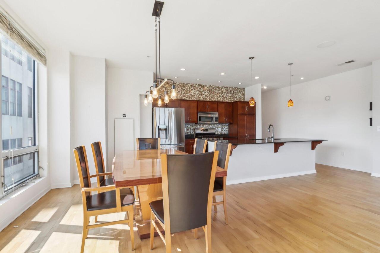 601 E Ogden Ave #301, Milwaukee, WI 53202