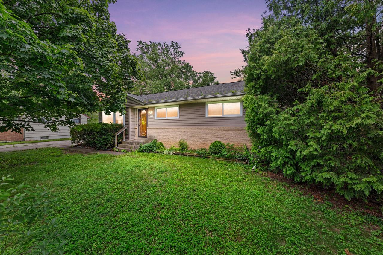7830 N Link Pl, Milwaukee, WI 53223