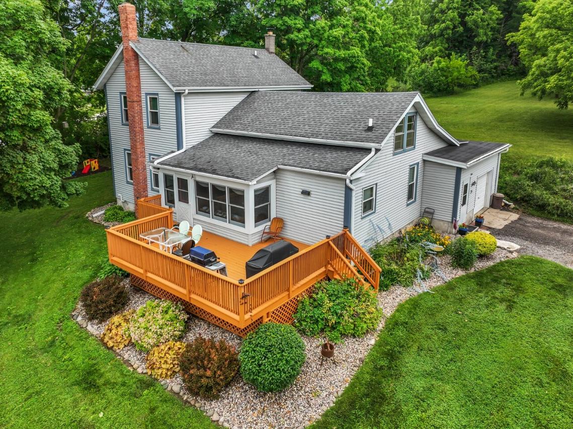S89W26390 Edgewood Ave, Vernon, WI 53149