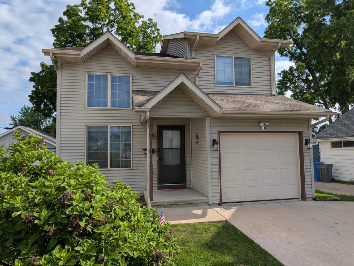 214 Emerald St, Watertown, WI 53098