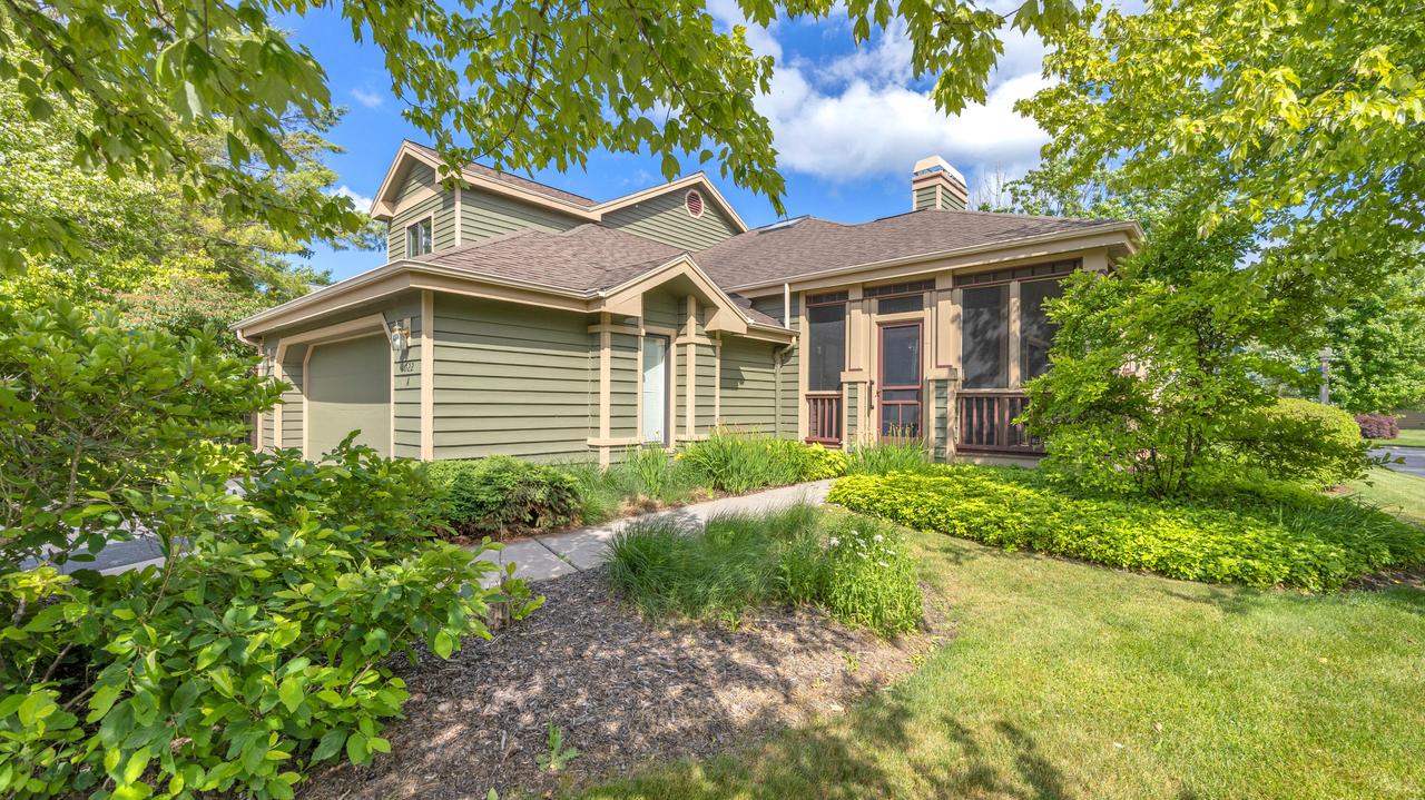1022 Creeks Cross Rd #A, Kohler, WI 53044