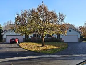 1417 Carriage Dr, West Bend, WI 53095