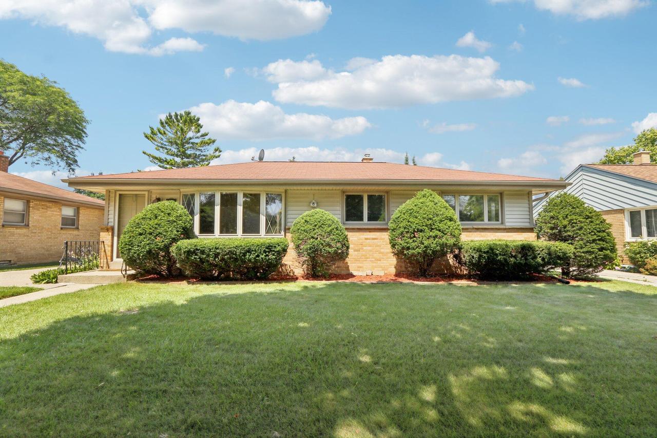 6248 W Kinnickinnic River, Milwaukee, WI 53219
