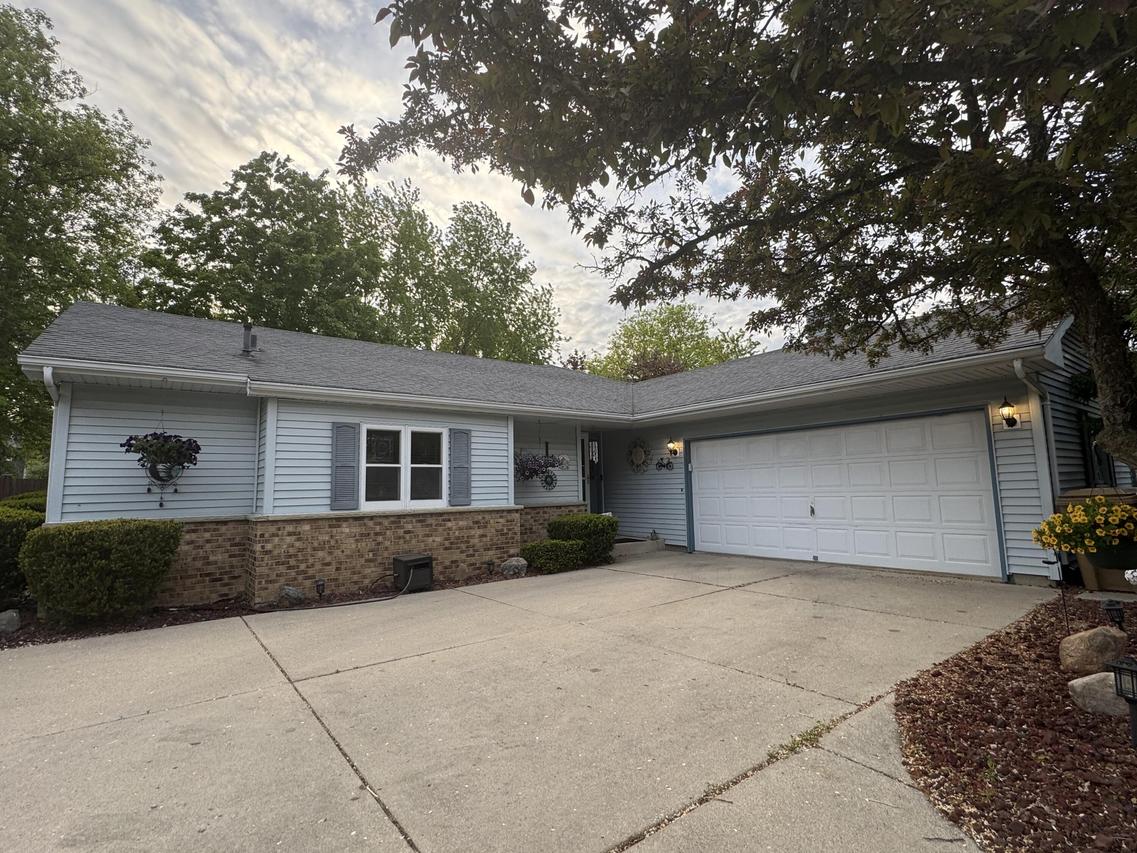 1208 39th Ave, Kenosha, WI 53144
