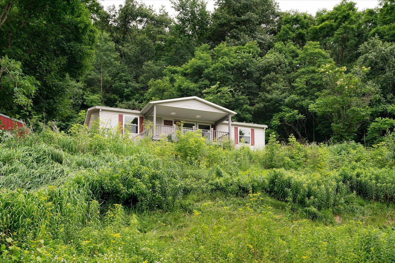 S6205 Sidie Hollow, Jefferson, WI 54665